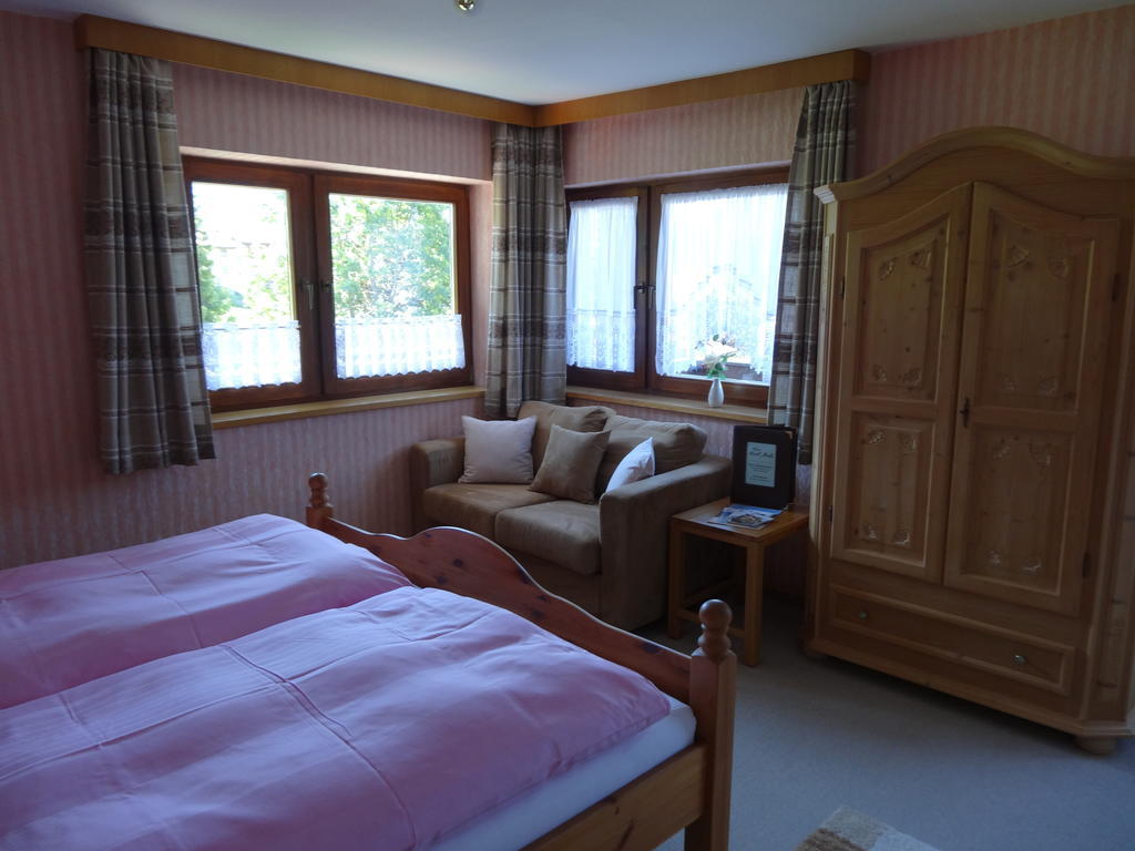 Bed and Breakfast Haus Karl'S Ruh à Ehrwald Chambre photo