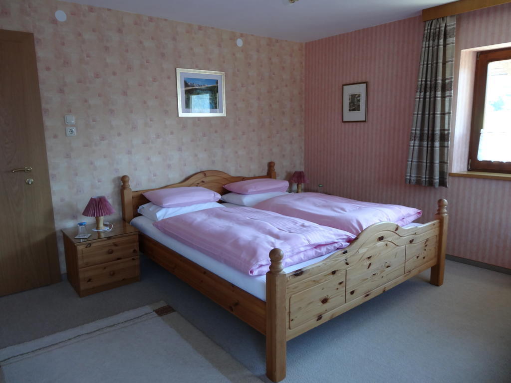 Bed and Breakfast Haus Karl'S Ruh à Ehrwald Chambre photo